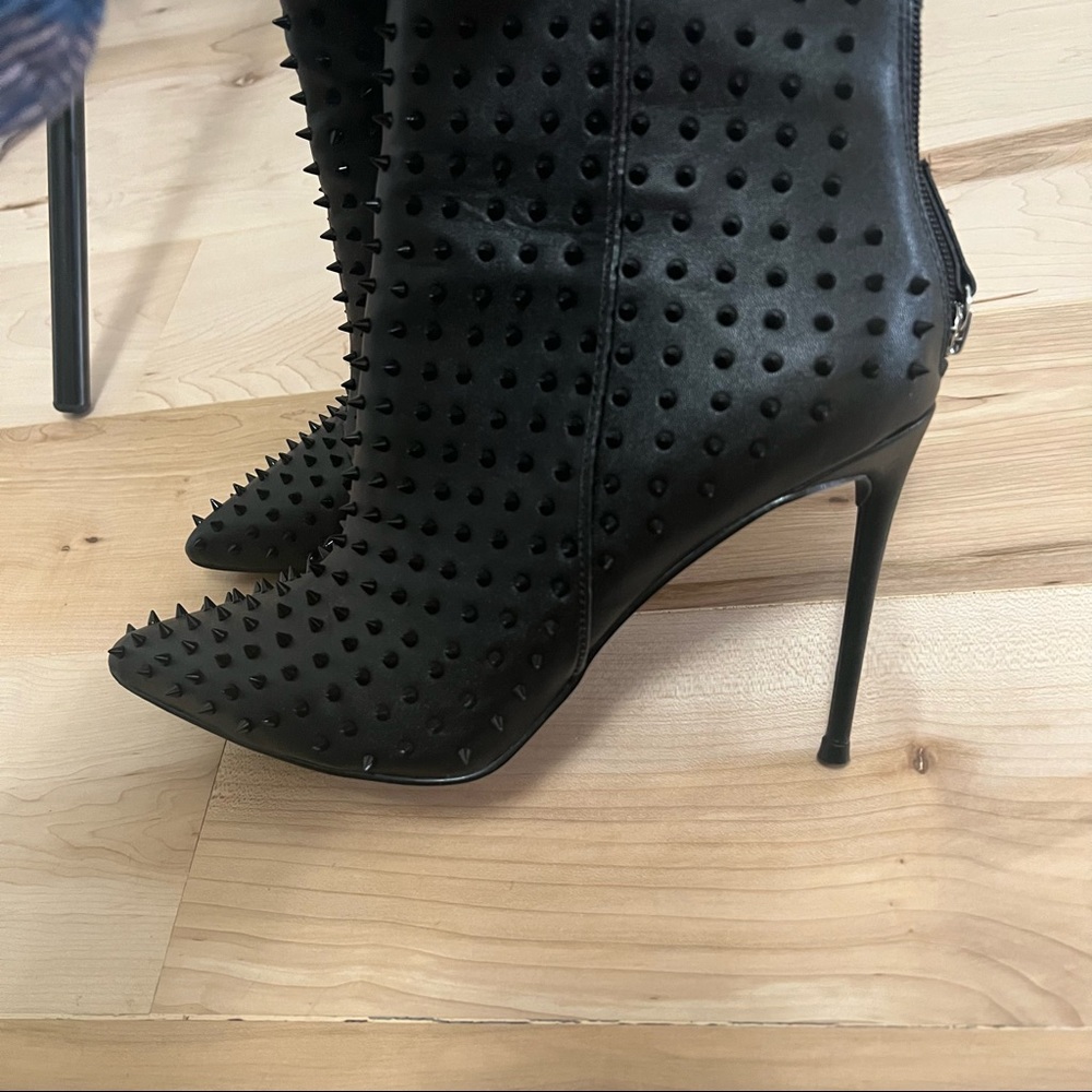 Steve maddens heels. Worn one time.